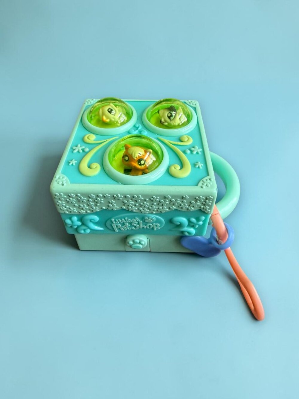 Hasbro Littlest Pet Shop Teeniest Tiniest Pop-Up Playset LPS | Keychain